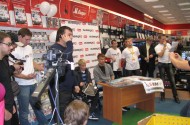 Старт продаж FIFA 11 в Петербурге